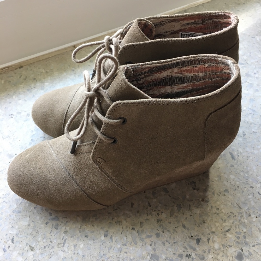 Toms Suede Booties size 8